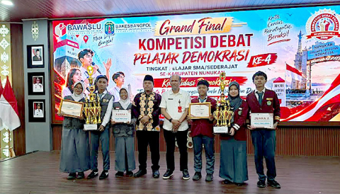 SMAN 1 Sebatik Juara Debat Pelajar