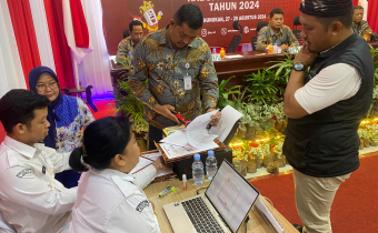 Pemeriksaan Kelengkapan Berkas Calon